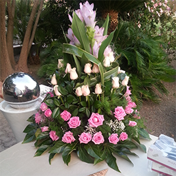 Floral event table setting